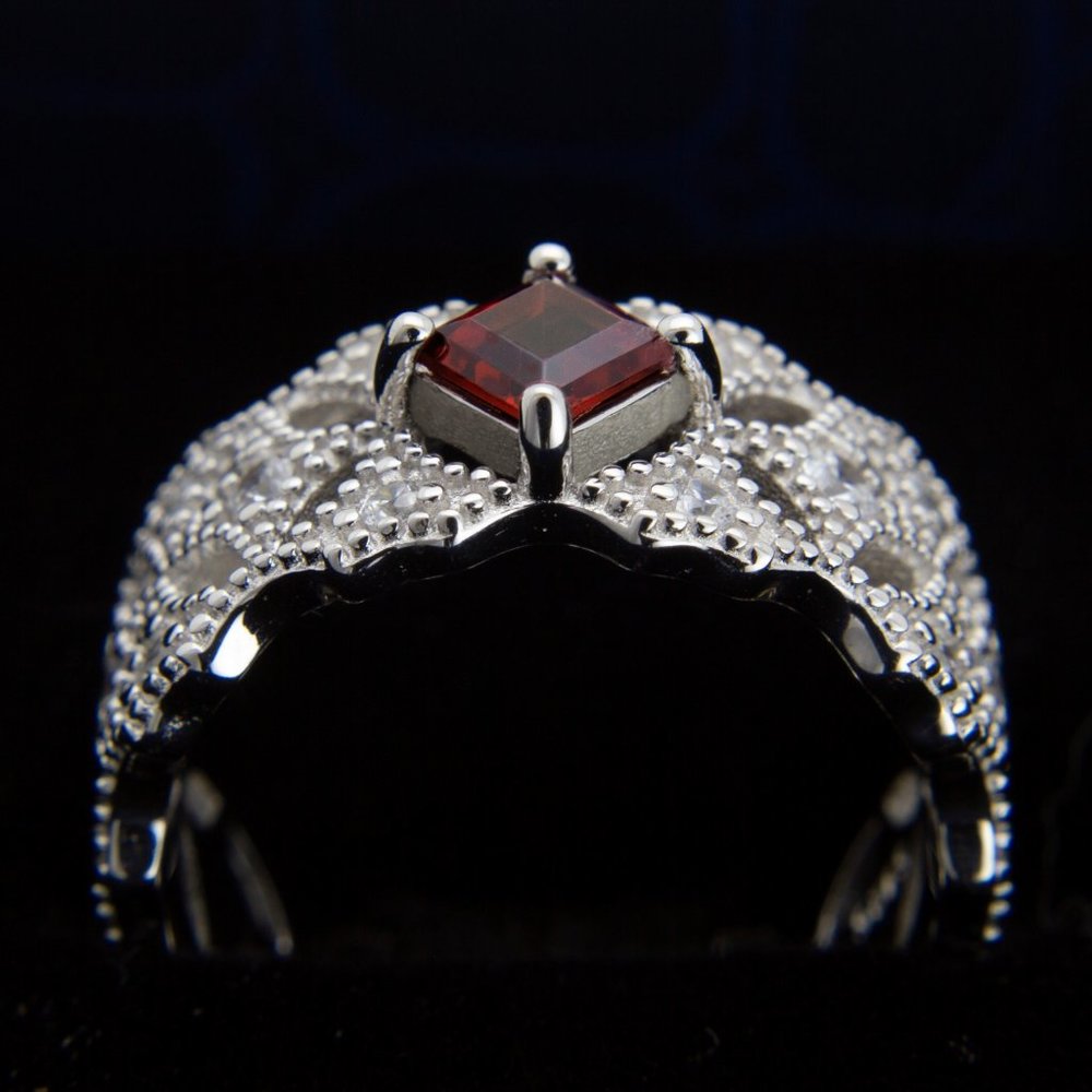 Natural Garnet Sterling Silver Ring - Picture 3 of 3